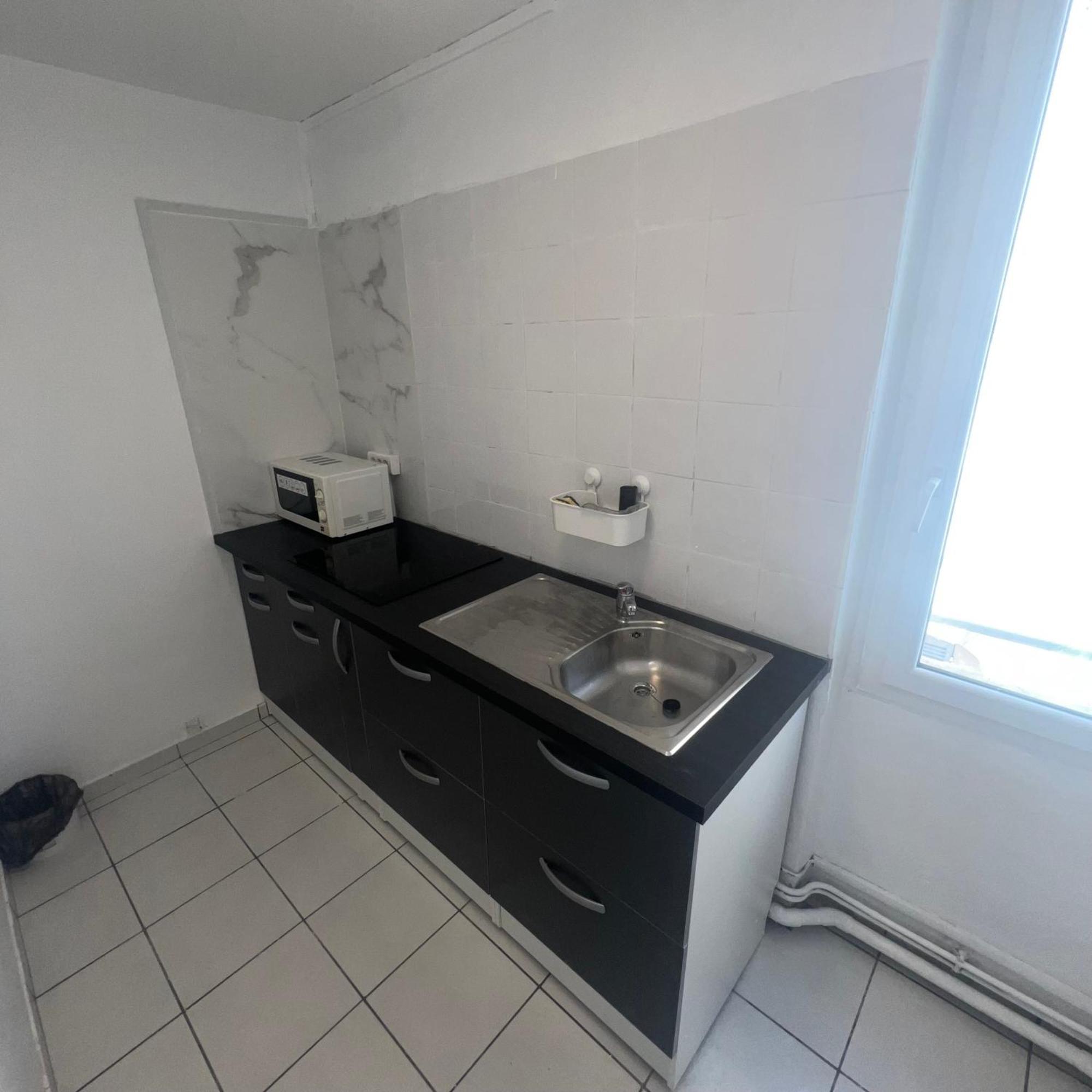 Studio Tapisvert St Charles Canebiere Vieux Port Marseille Bagian luar foto