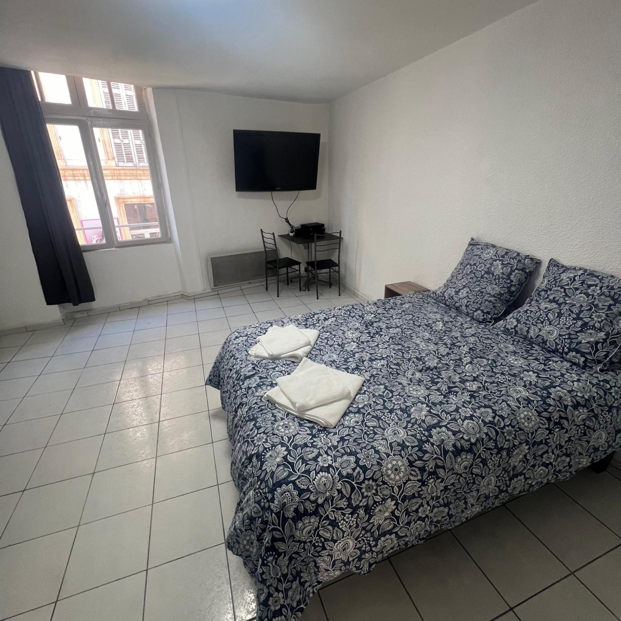 Studio Tapisvert St Charles Canebiere Vieux Port Marseille Bagian luar foto