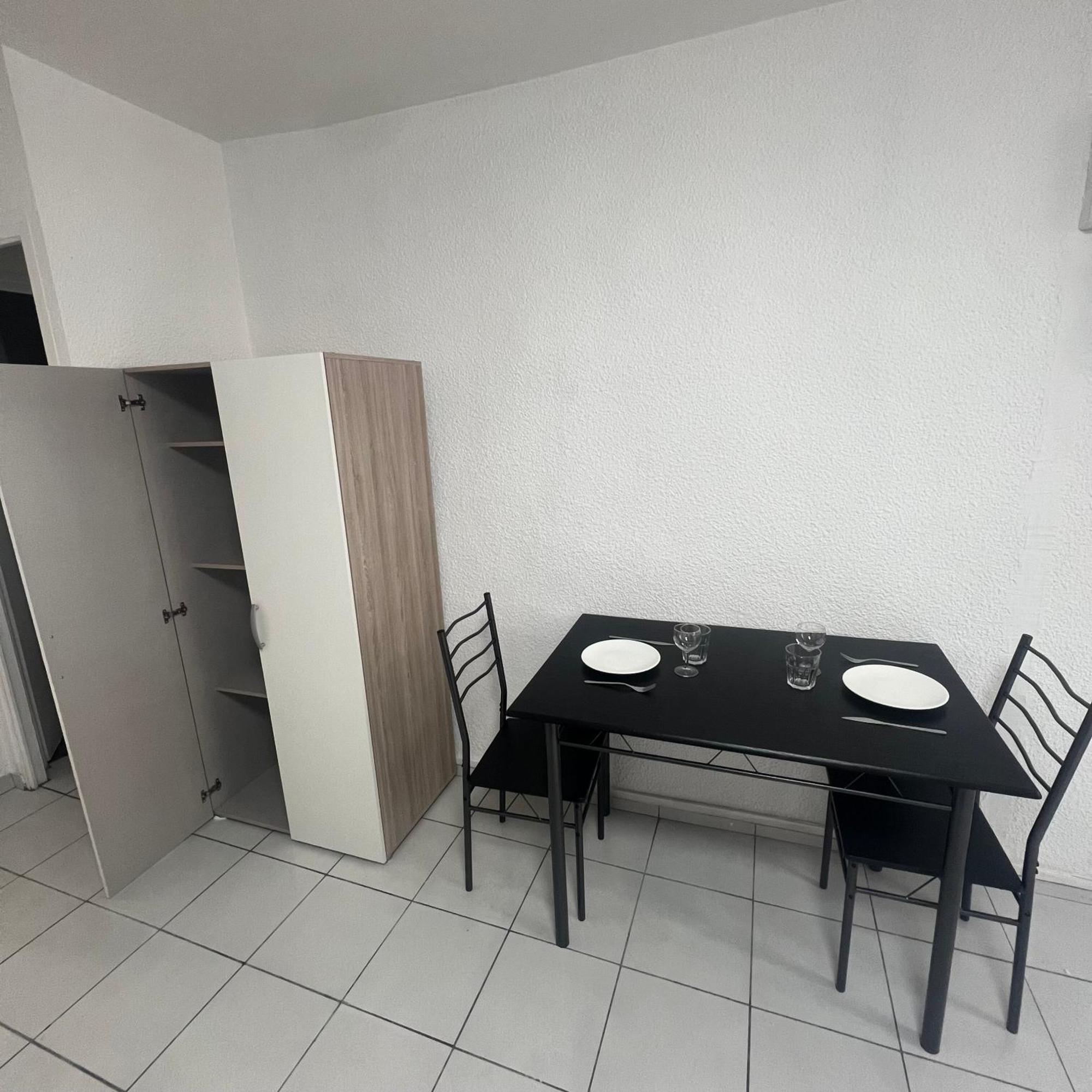Studio Tapisvert St Charles Canebiere Vieux Port Marseille Bagian luar foto
